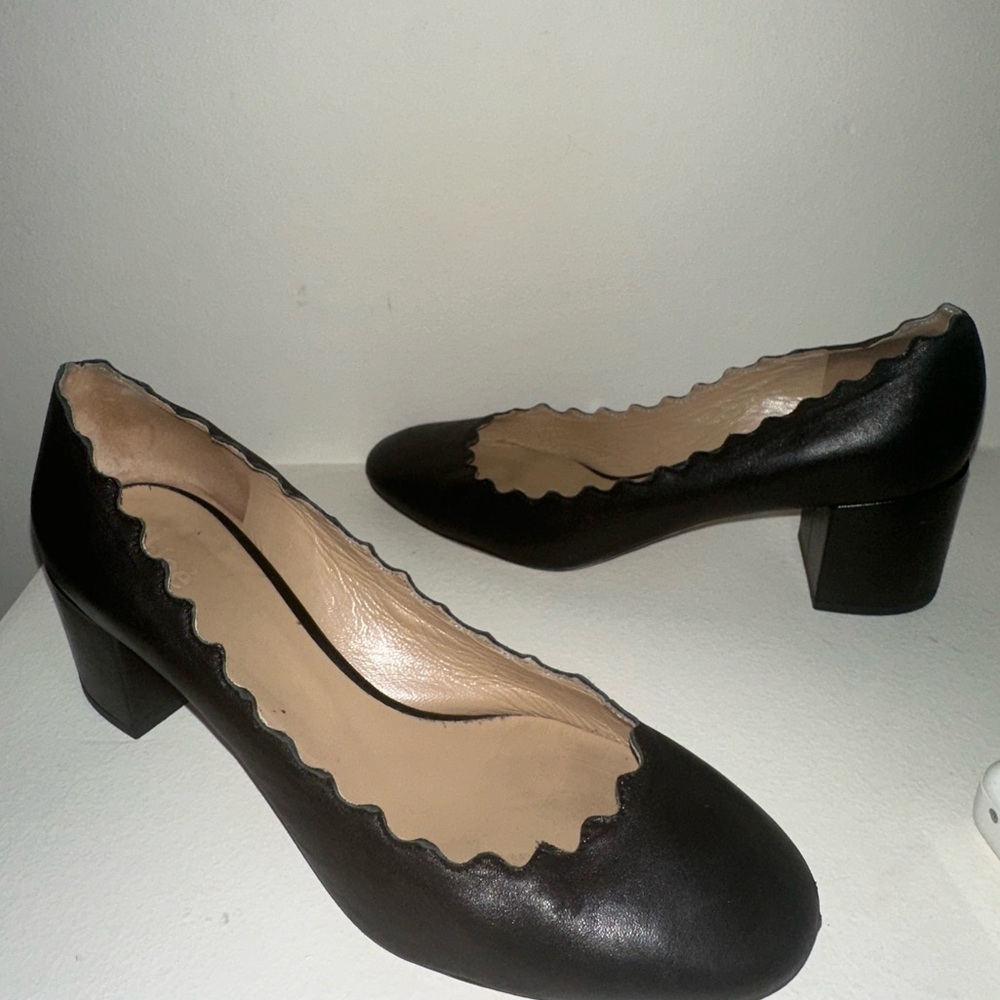 Chloé Leather Scalloped Accent Pumps